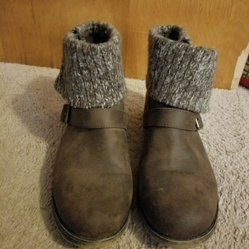 Brown ankle boots barely worn